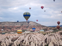 Hot Air Balloons (6)  Capadoccia