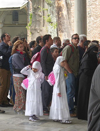 Girls Waiting (1), Topkapi Palace, Istanbul
